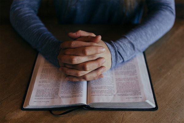 <h1>Crosspoint Church<br />
<strong>A light in our community</strong></h1>

<p>At Crosspoint Church we believe the Bible is as relevant today as it has always been. The entrance of God's word brings light.</p>